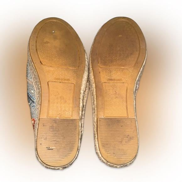 Johnny Was Shoes - Picture 3 of 9